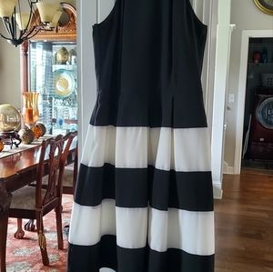 Super cute black and white dress.